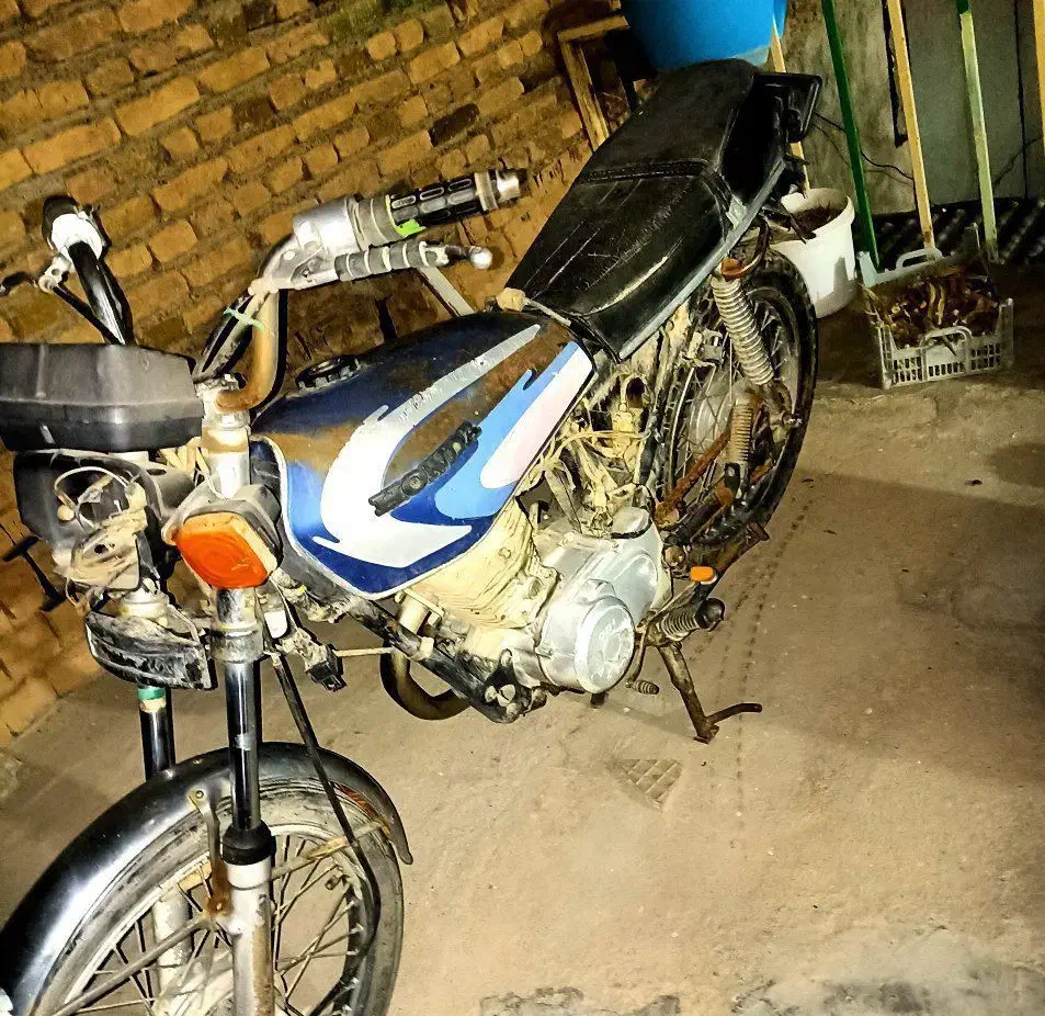 موتور سیکلت|موتورسیکلت|پیر سلیمان, |دیوار