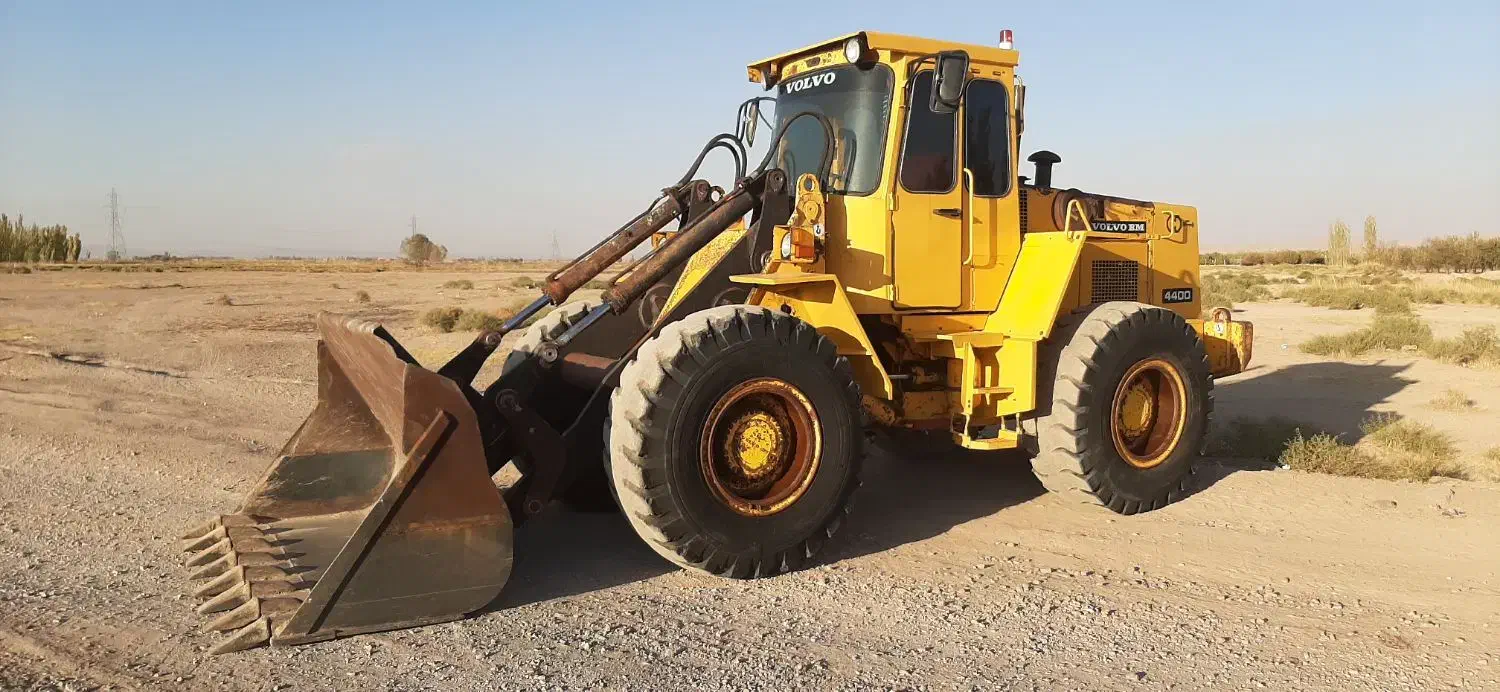 لودر ولوو۴۴۰۰|خودرو سنگین|میاندوآب, |دیوار