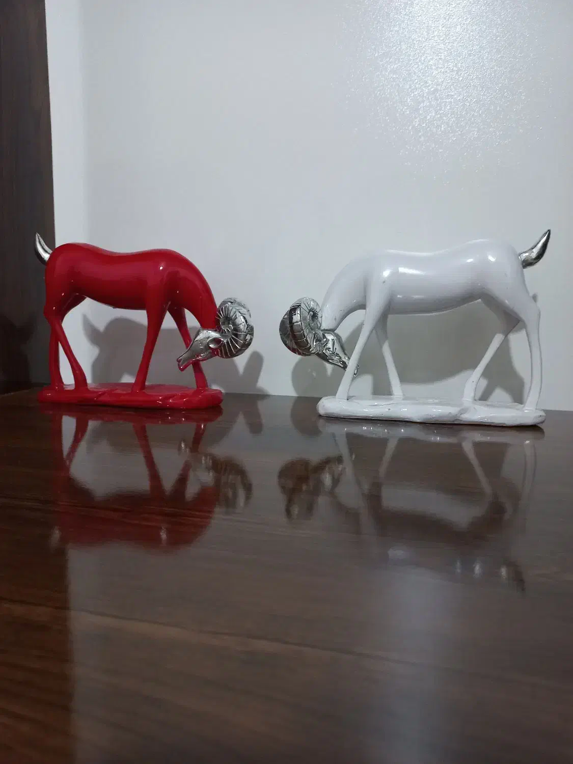 مجسمه گوزن پلی‌استر|مجسمه، تندیس، ماکت|خرم‌آباد, |دیوار