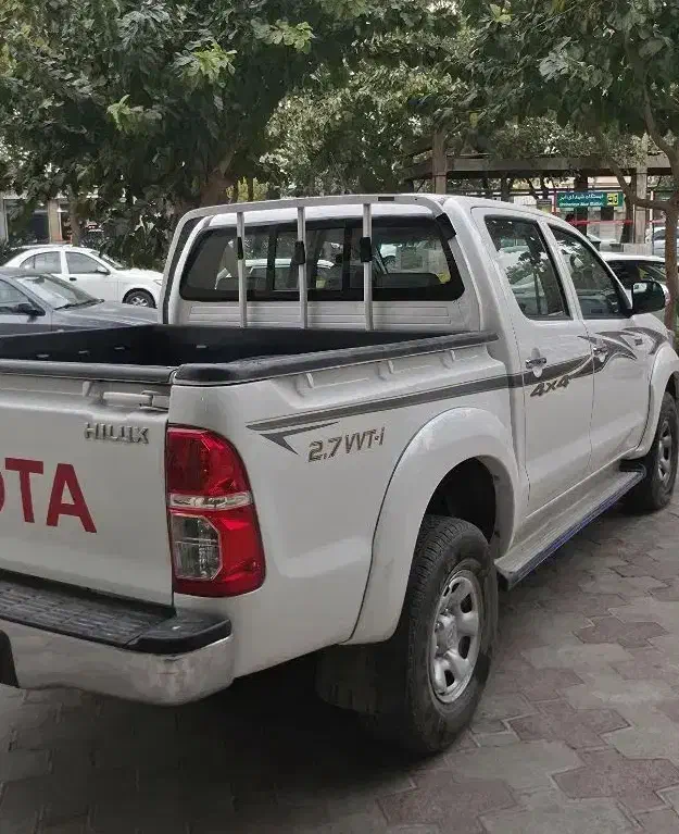 تویوتا هایلوکس ۲۰۱۴ دیزلی|خودرو سواری و وانت|اصفهان, شهید رجایی|دیوار