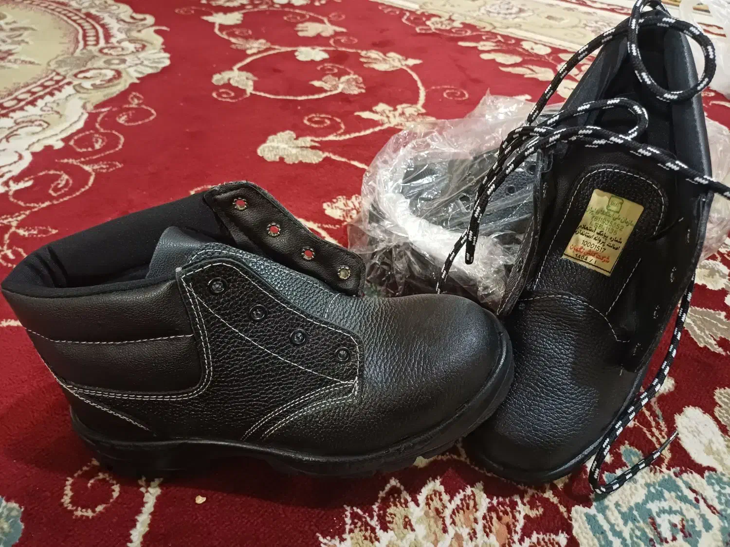 کفش کار نگهبان|کیف، کفش، کمربند|بندر کنگان, |دیوار