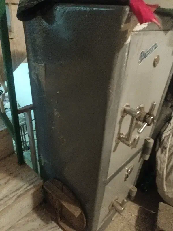 گاوصندوق  بزرگ ومحکم وخیلی سنگین|ابزارآلات|سمنان, |دیوار