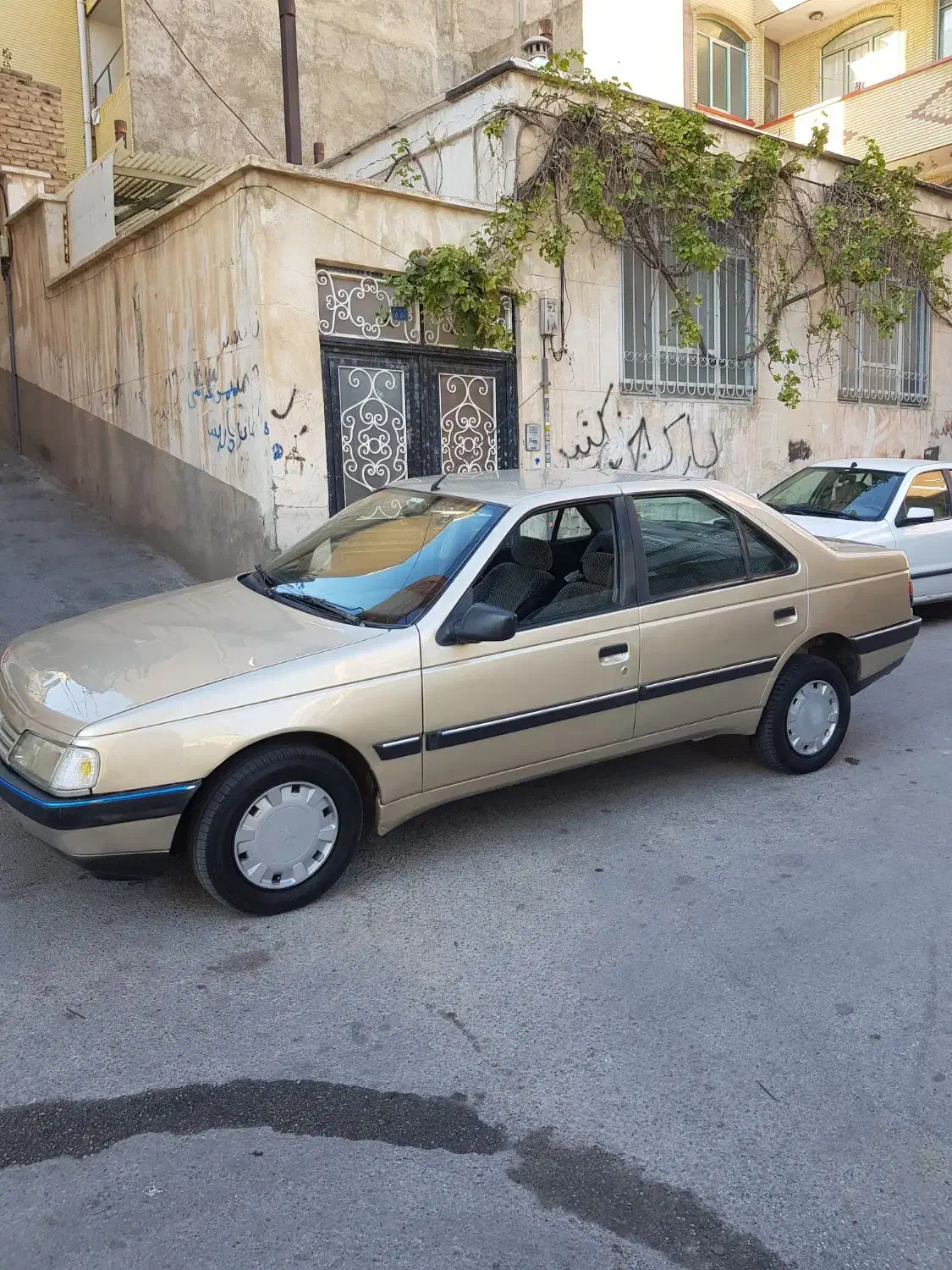 پژو ۴۰۵ طلا|خودرو سواری و وانت|تبریز, |دیوار