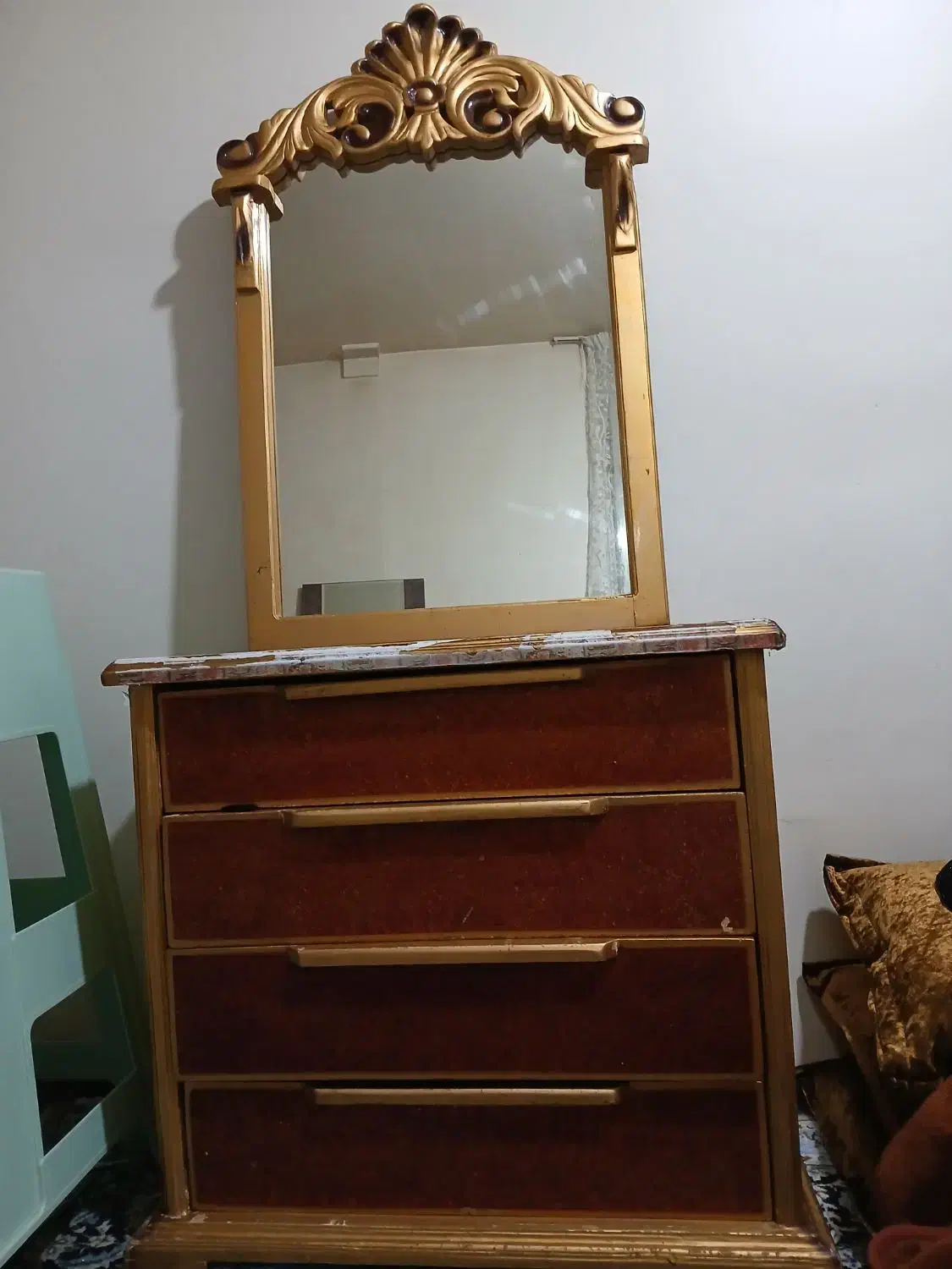 دلاور|جاکفشی، کمد، دراور|رباطکریم, رباطکریم|دیوار