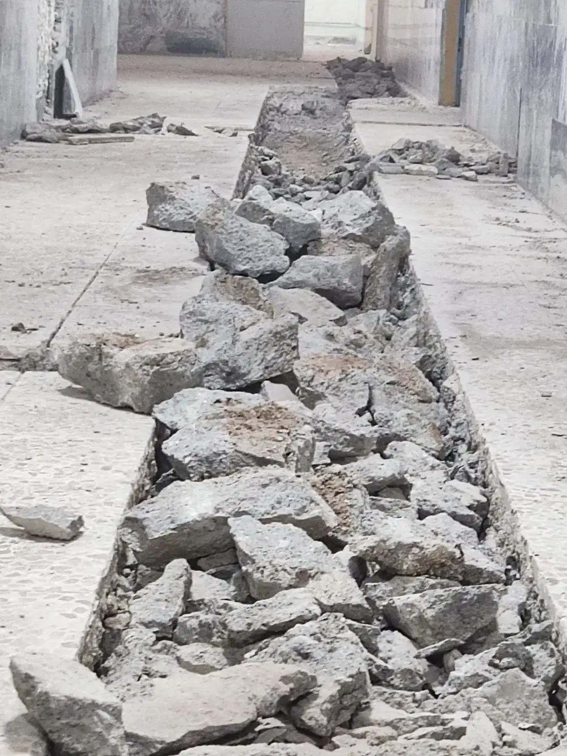 تخریب،کنده کاری،هرنوع خوردکاری ساختمان|خدمات پیشه و مهارت|دورود, |دیوار