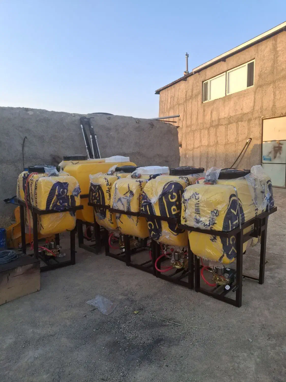 کودپاش و سمپاش چرخدار وپشت تراکتوری|ماشینآلات صنعتی|تاکستان, |دیوار