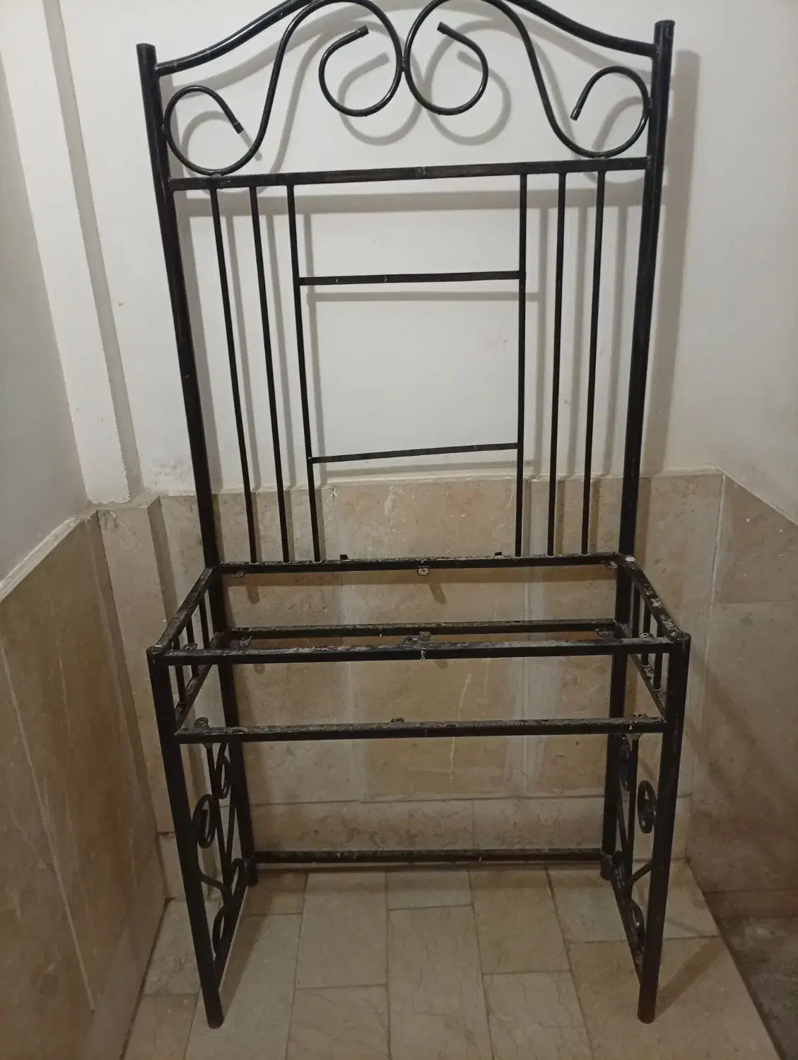 میز آرایش در حد نو|تخت و سرویس خواب|مشهد, نیروی هوایی|دیوار