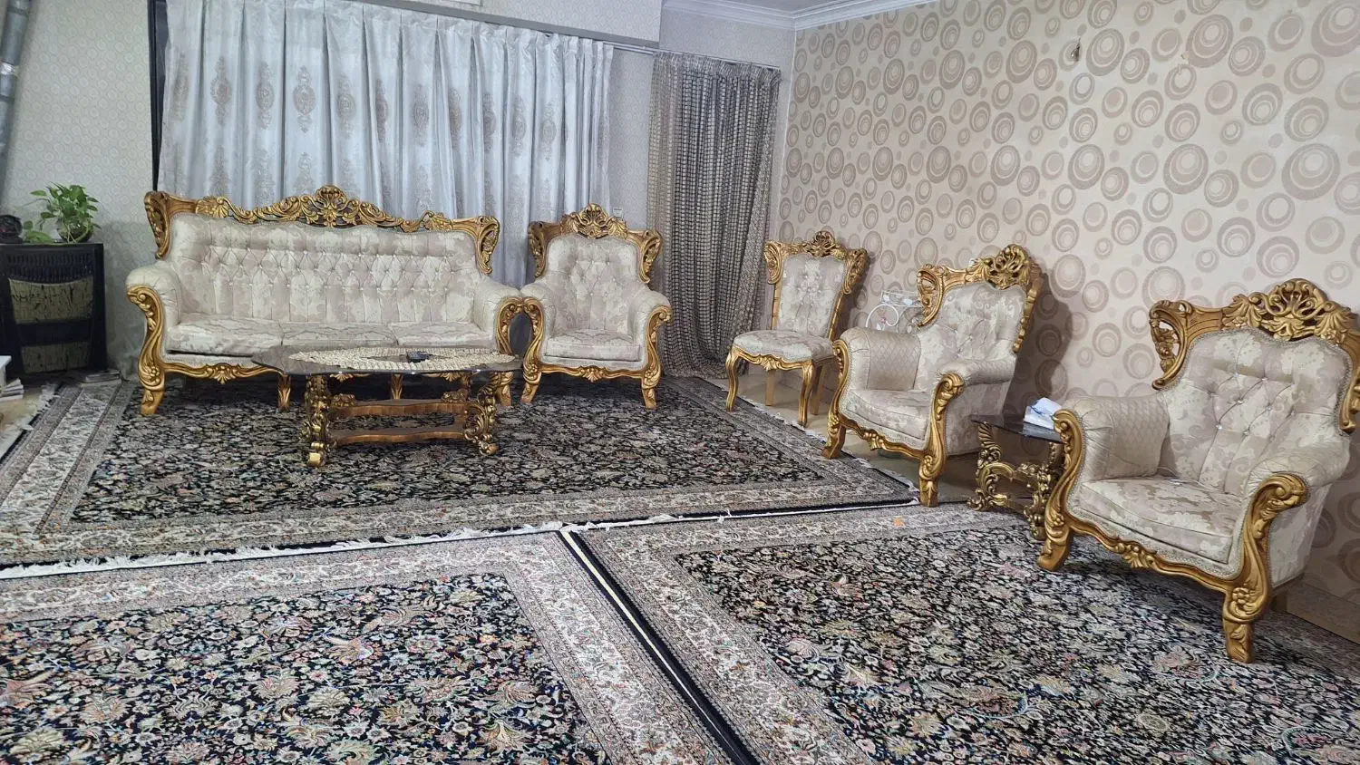 مبل سلطنتی۹نفره بامیز|مبلمان خانگی و میز عسلی|محمدشهر, محمدشهر|دیوار