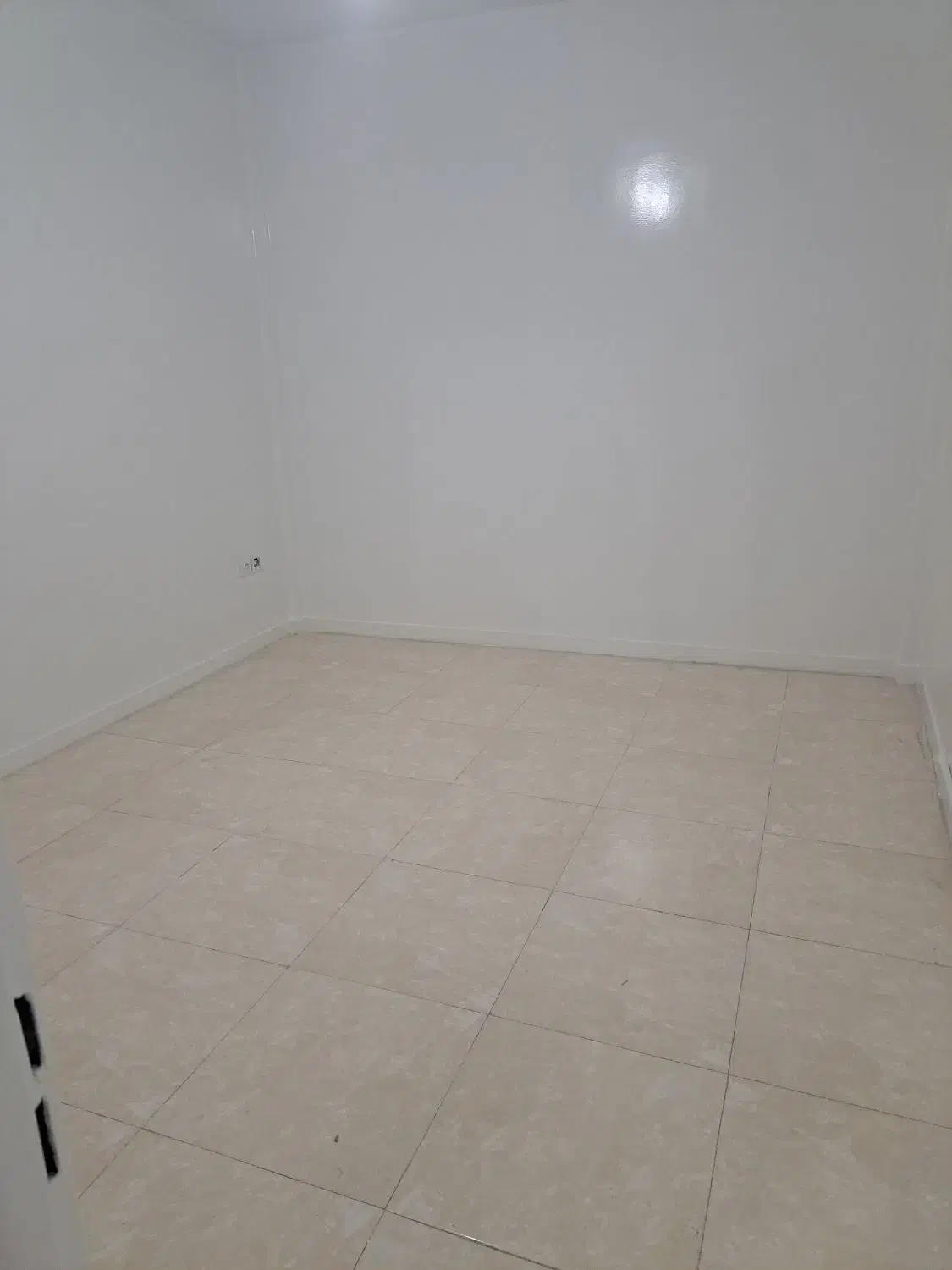 خونه اجاره ای نقاشی شده تمیز