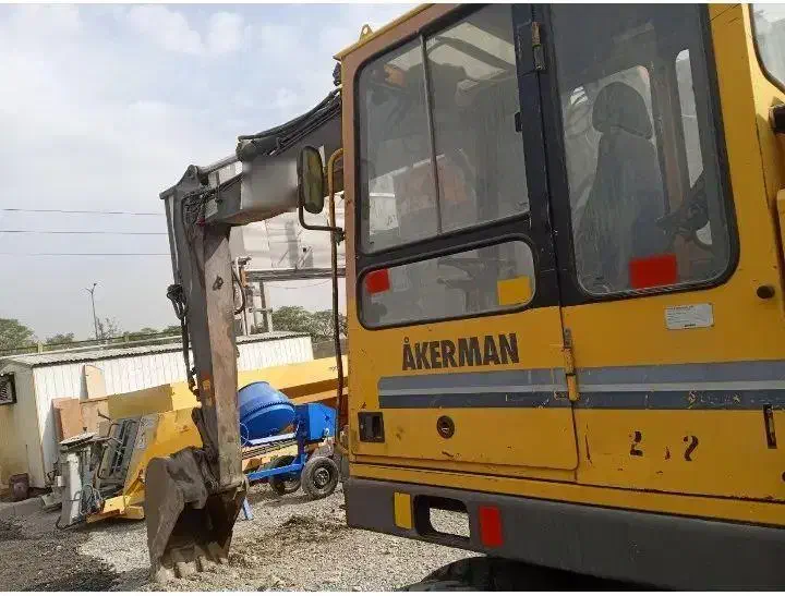 بیل مکانیکی لاستیکی آکرمن 130المان|خودرو سنگین|ری, اقدسیه|دیوار