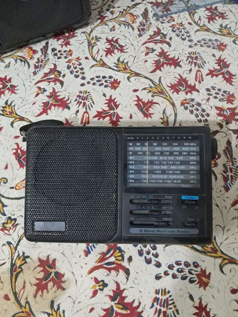 رادیو 9 باند کوچک|سیستم صوتی خانگی|قم, باغ اشرافی|دیوار