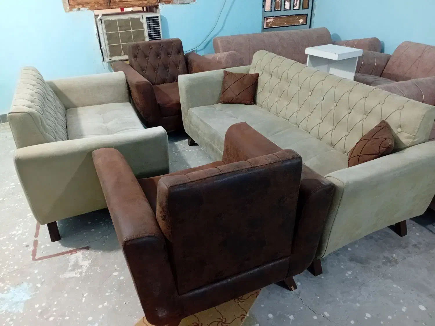 مبل ۷نفره فروش فوری بدلیل جابجایی|مبلمان خانگی و میز عسلی|چابهار, |دیوار