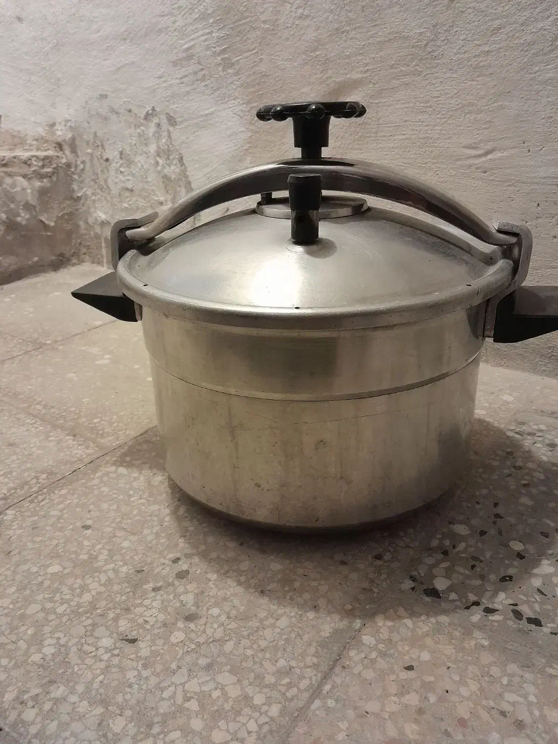 زودپر سب|ظروف پخت‌وپز|یزد, |دیوار