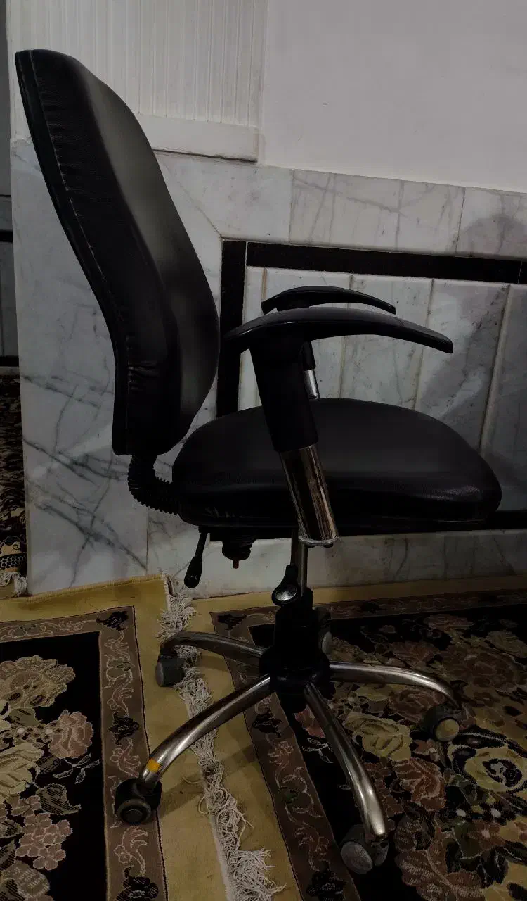 صندلی. چرخ دار|صندلی و نیمکت|زاهدان, |دیوار