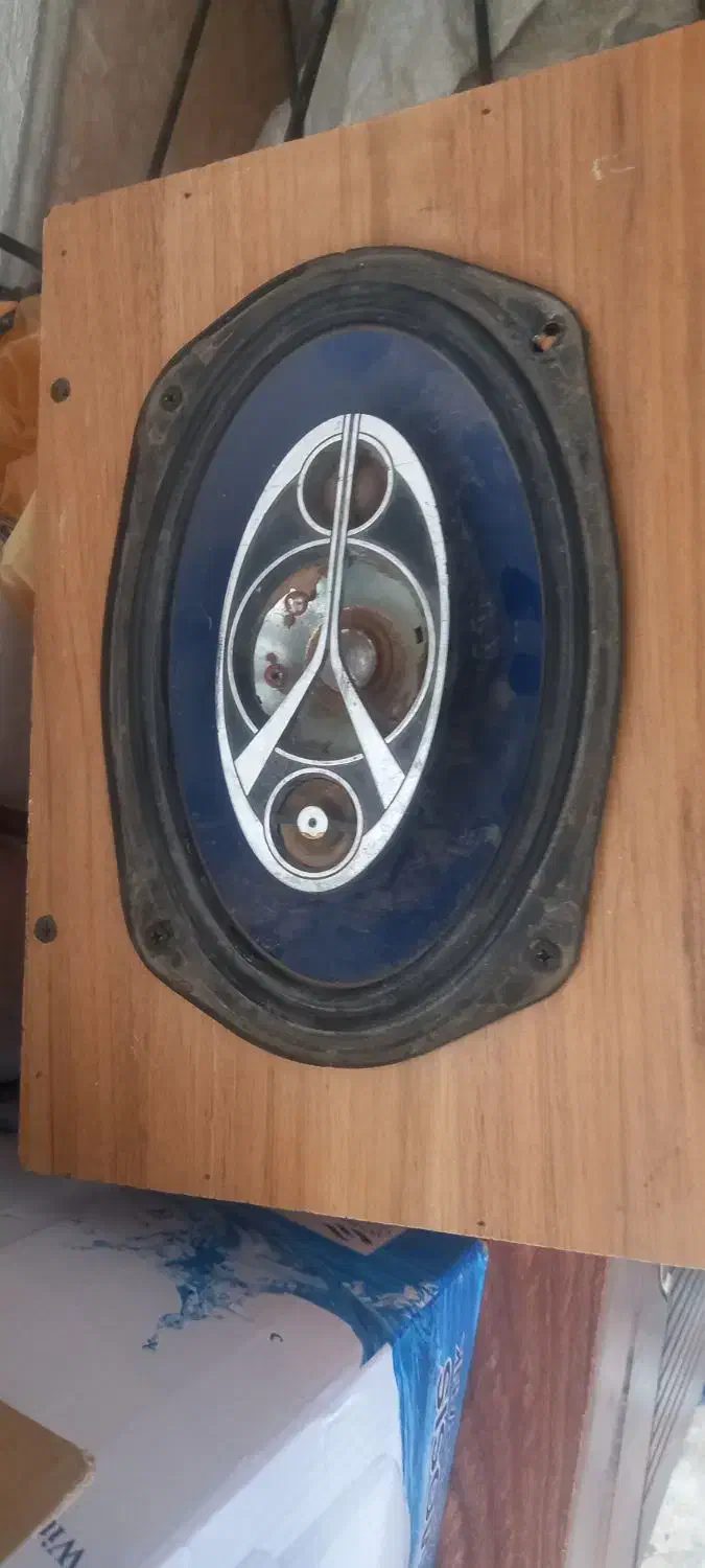 باند خربزه ای|صوتی و تصویری|قم, قلعه کامکار|دیوار