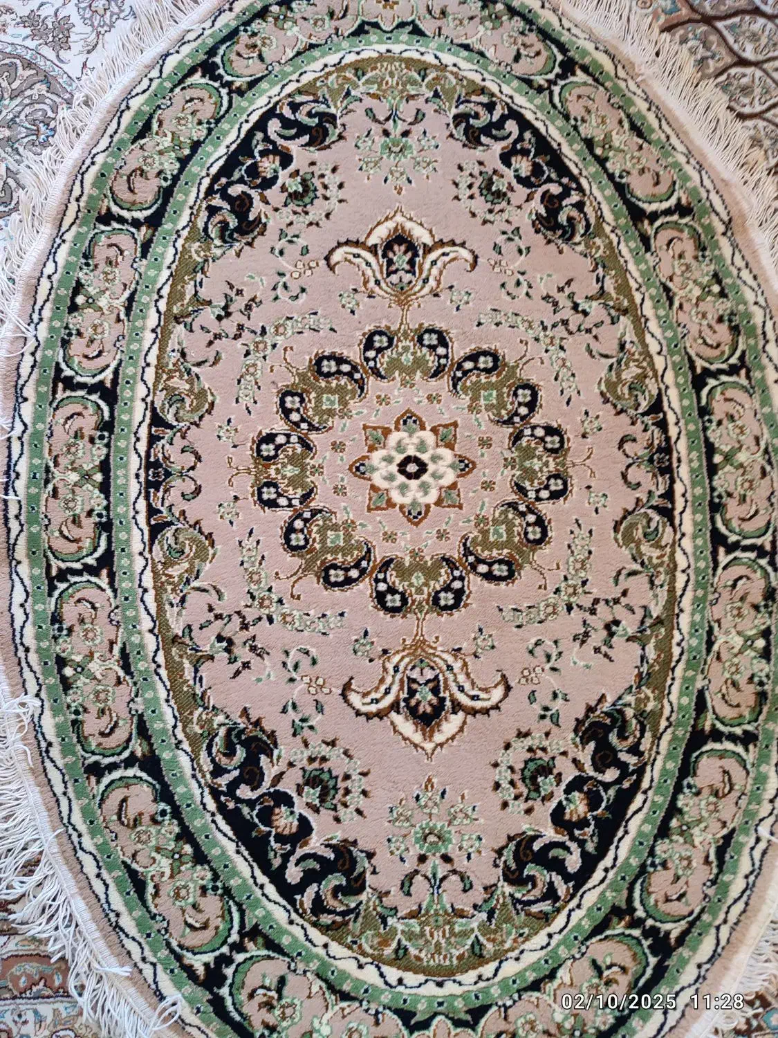 دو عدد فرش بیضی در حد نو|فرش|تبریز, |دیوار