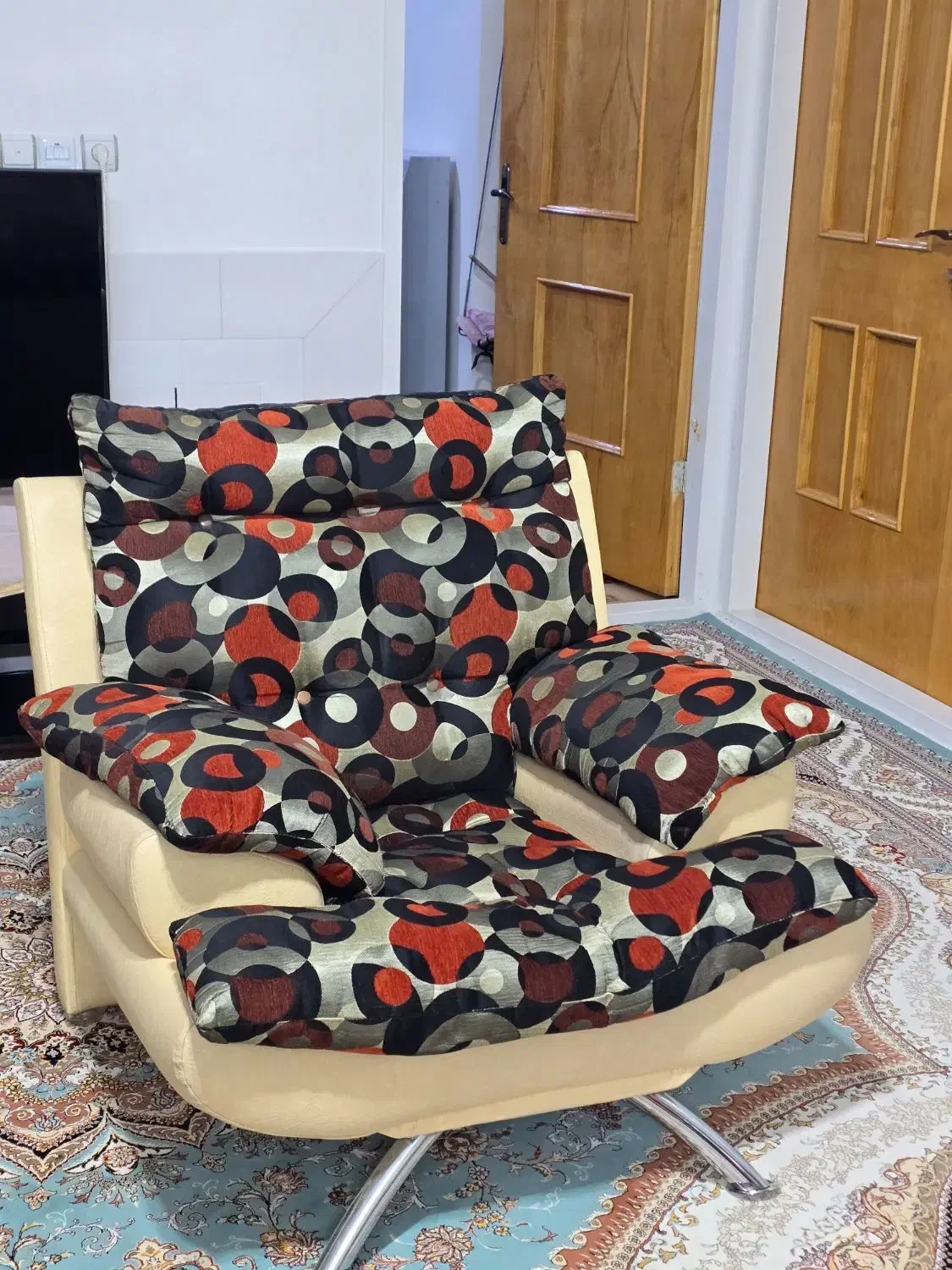 ۲ عدد مبل یک نفره باغی ۶۵۰ تومان  بسیار راحت|مبلمان خانگی و میز عسلی|زیباشهر, |دیوار