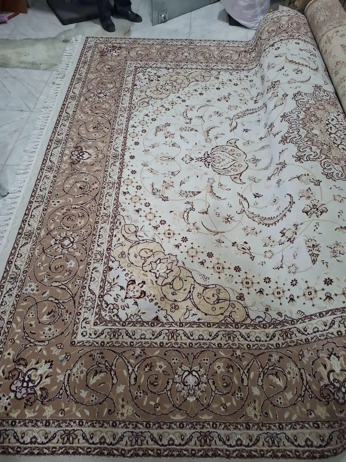 فرش ۱۲ متری گل ابریشم ۷۰۰ شانه دیبا یزد|فرش|کرمانشاه, |دیوار