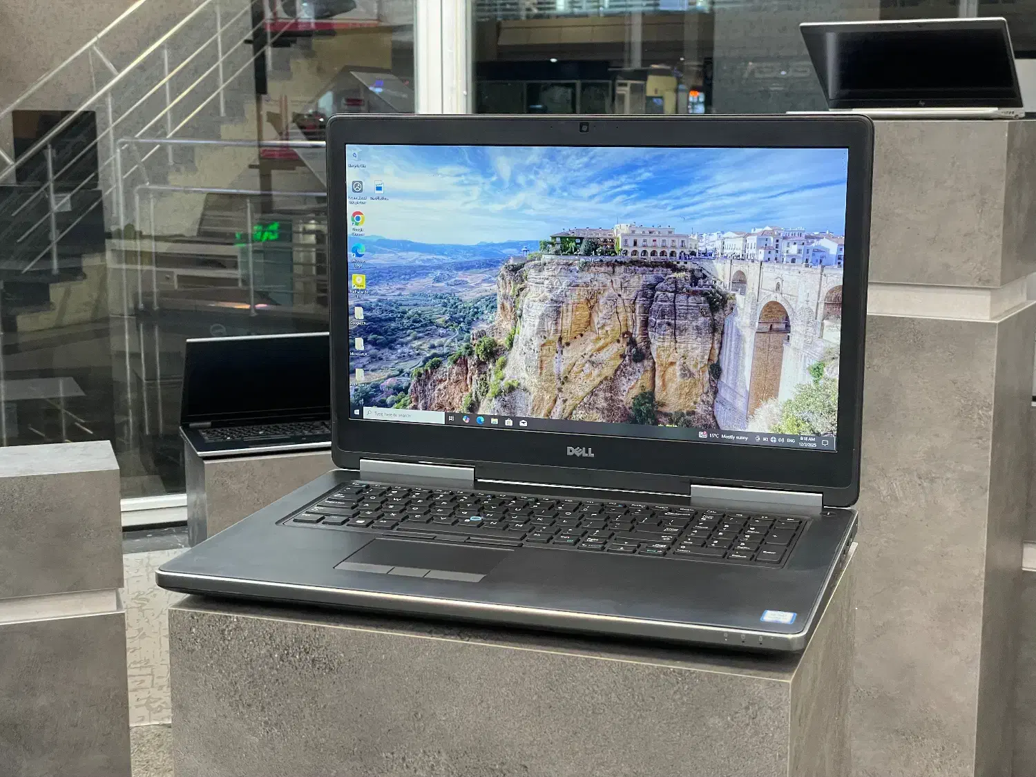 لپ تاپ 6گیگ گرافیک نسل7 DELL Precision 7720|رایانه همراه|تهران, فلسطین (میدان انقلاب)|دیوار