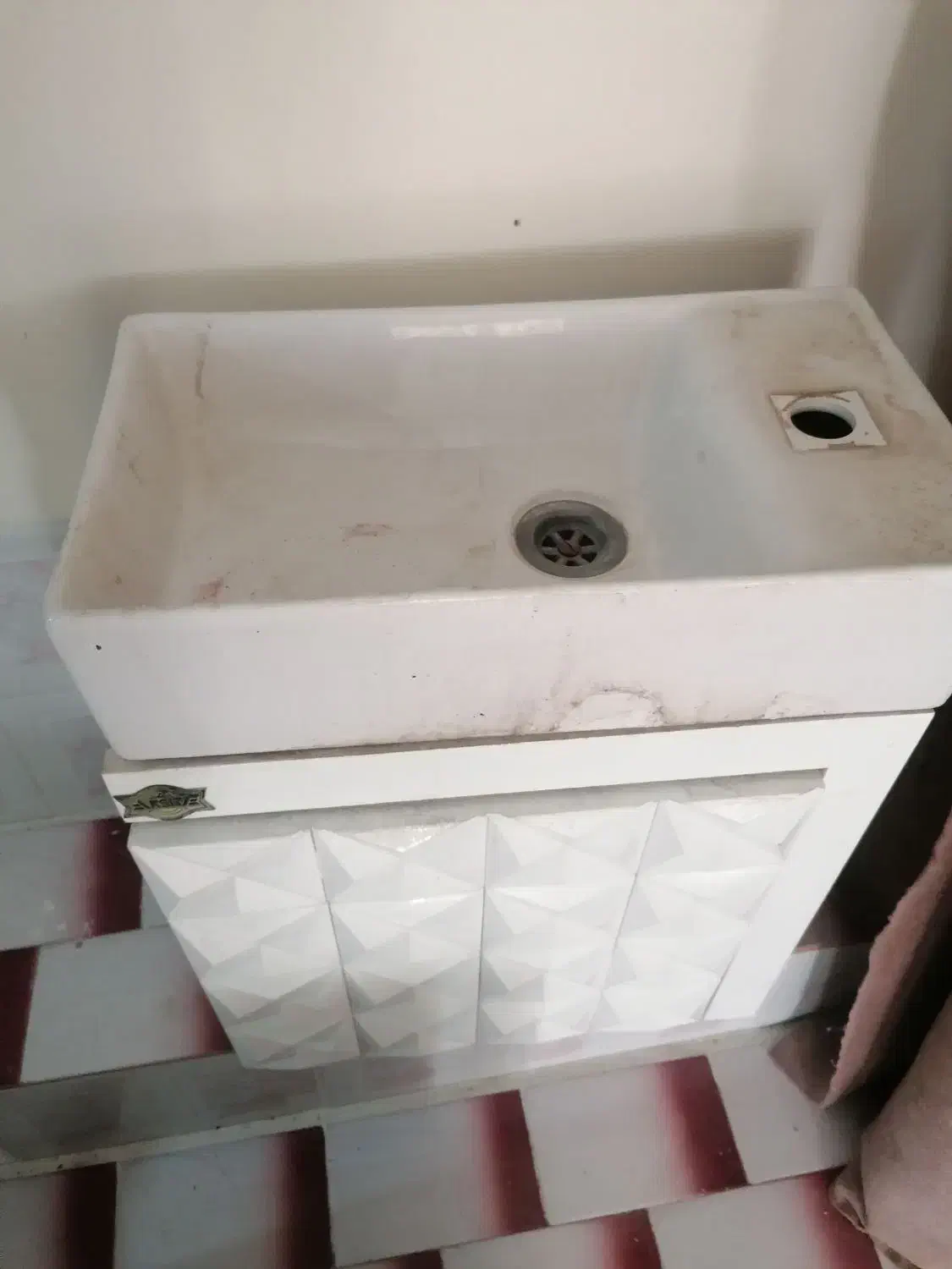 روشویی|لوازم سرویس بهداشتی|ارومیه, |دیوار