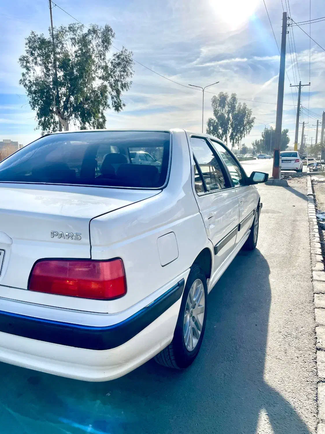 پژو پارس ۴۰۲ نیم فول سفارشی کارمندی|خودرو سواری و وانت|زاهدان, |دیوار