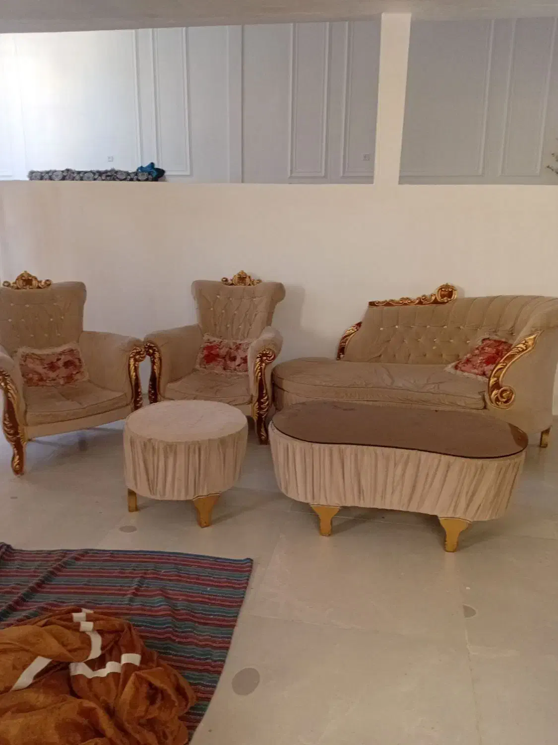 مبلمان سلطنتی هفت نفره|مبلمان خانگی و میز عسلی|الیگودرز, |دیوار