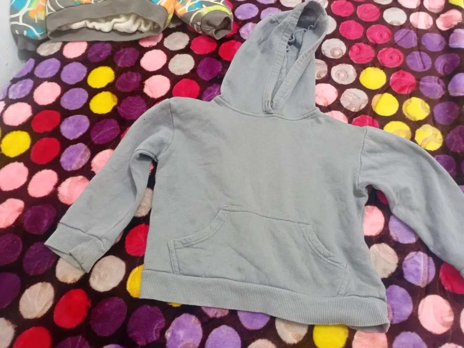 چند دست لباس و کیف و کاپشن|کفش و لباس بچه|رشت, تازه آباد|دیوار