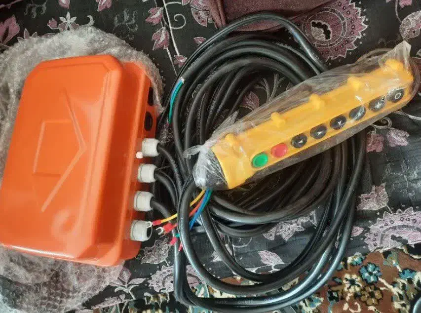 فروش جرثقیل سقفی ۵ تن|ماشینآلات صنعتی|زیرآب, |دیوار