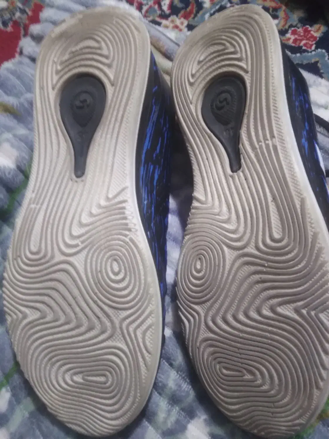 کفش سالن خیلی تمیز در حد آکبند سایز ۴۴فی۲۵۰|کیف، کفش، کمربند|اهر, |دیوار