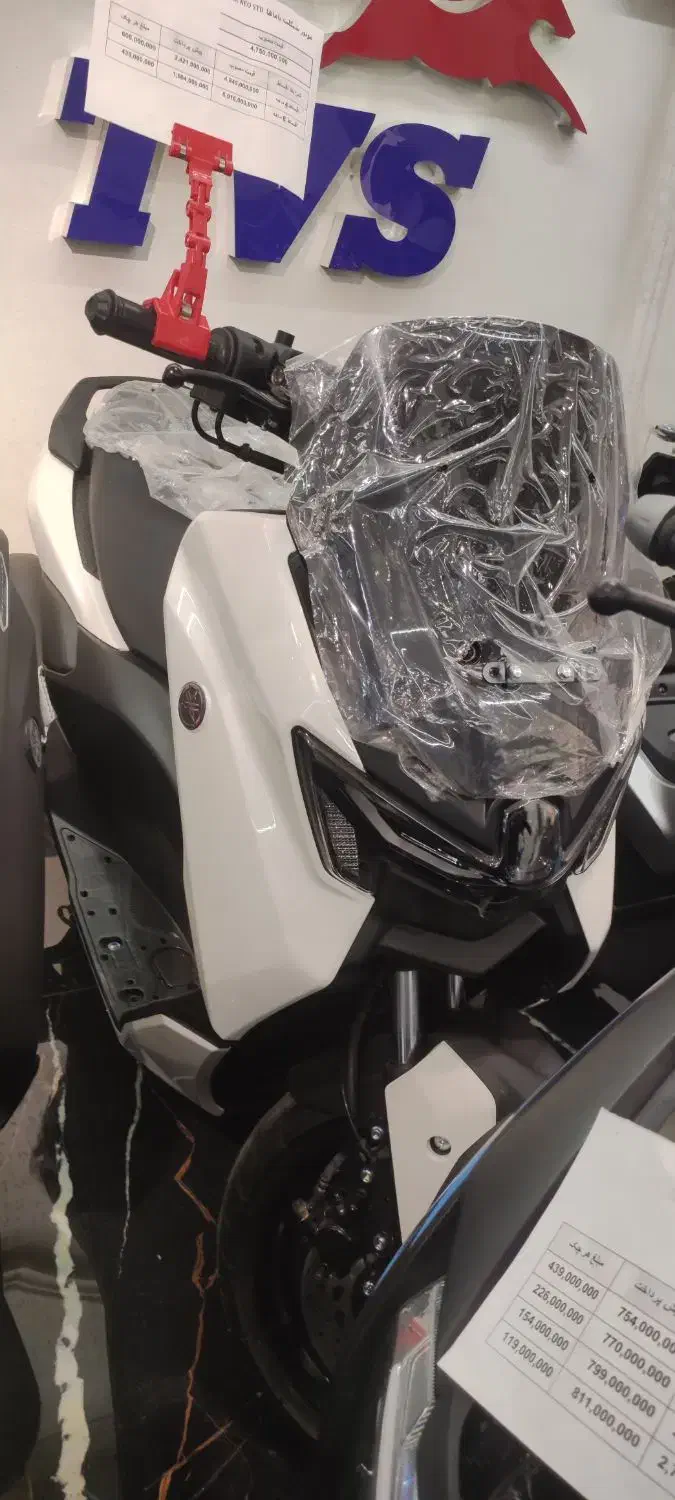 nmax 155 Yamaha|موتورسیکلت|شیراز, شیشه‌گری|دیوار