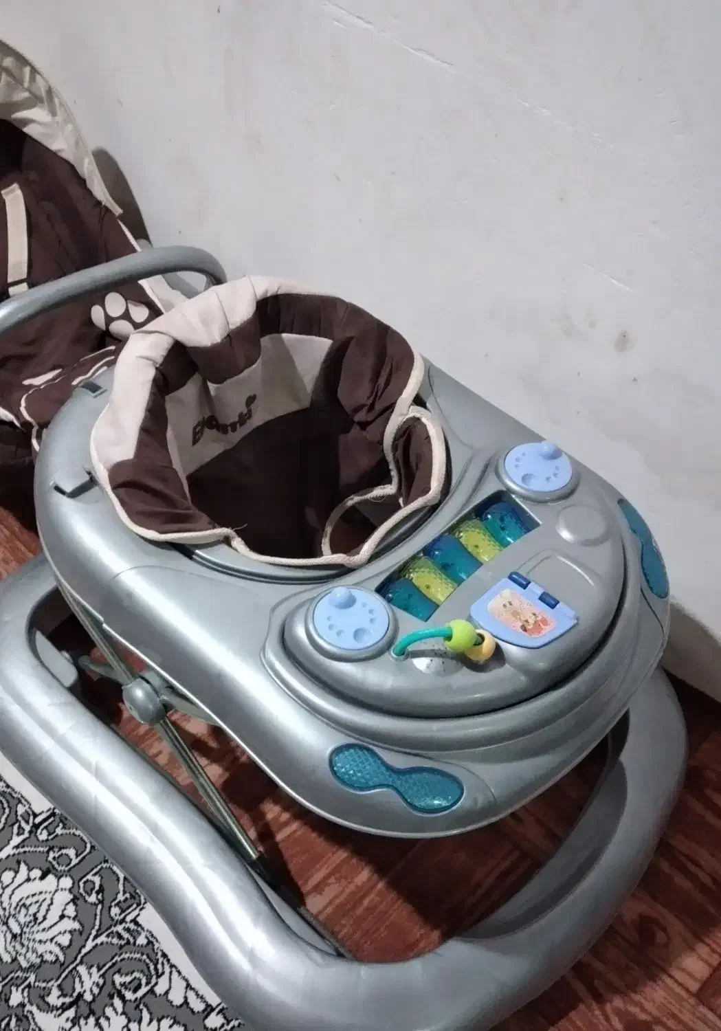 روروک وکریر|کالسکه و لوازم جانبی|اراک, |دیوار