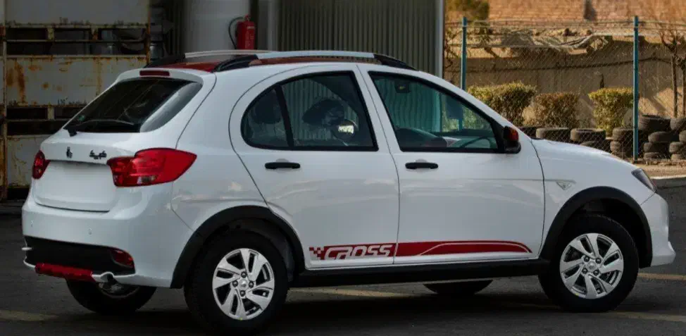 کوئیک آر سفید قرمز|خودرو سواری و وانت|همدان, |دیوار