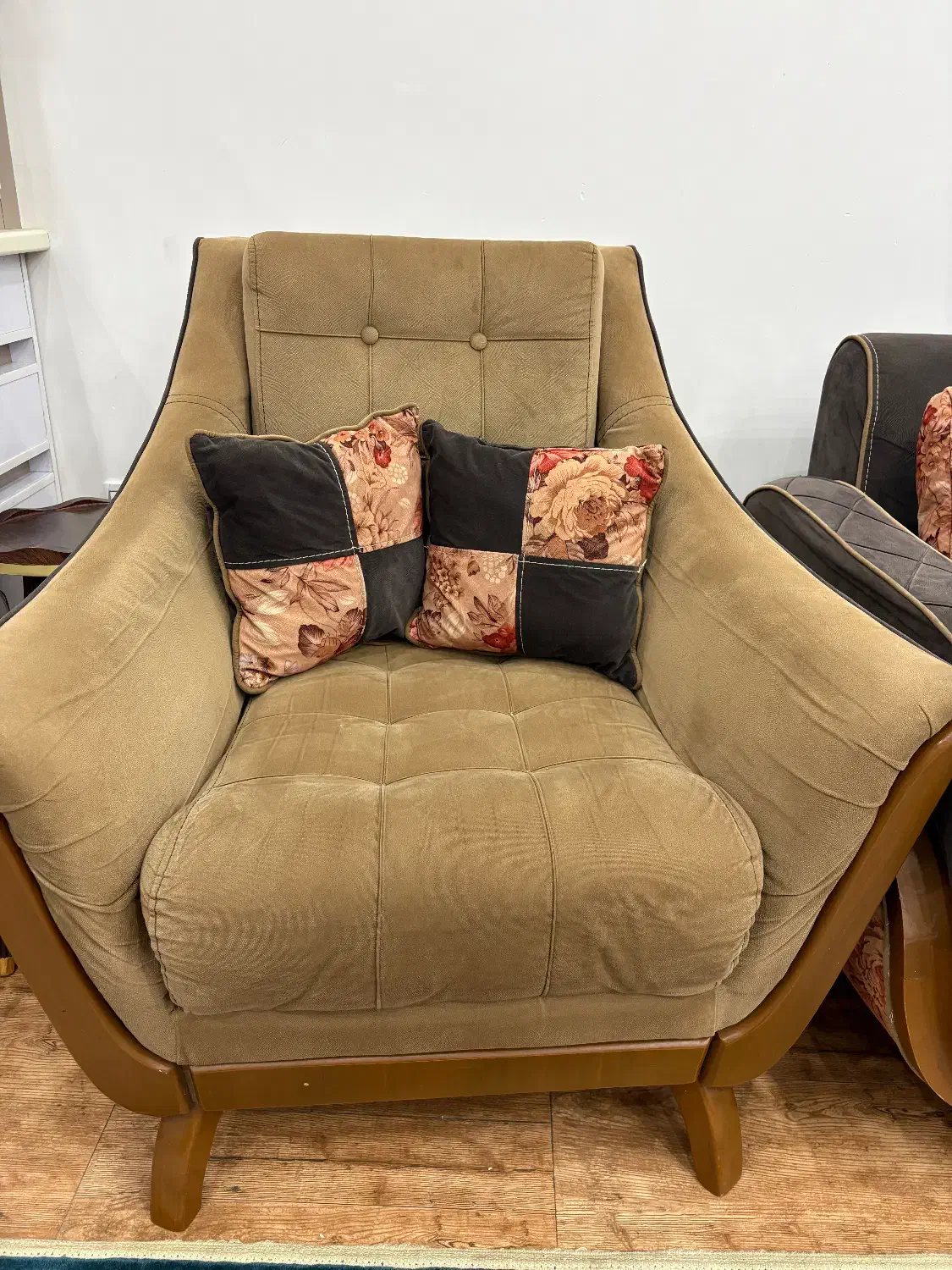 مبل|مبلمان خانگی و میز عسلی|آستانه اشرفیه, |دیوار