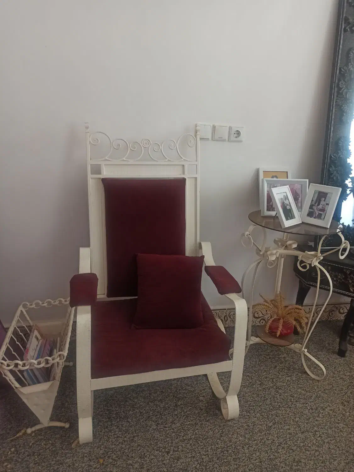 صندلی آهنگی طرح هخامنشی.میزتلفن وجا روزنامه ای|صندلی و نیمکت|بندر ماهشهر, |دیوار