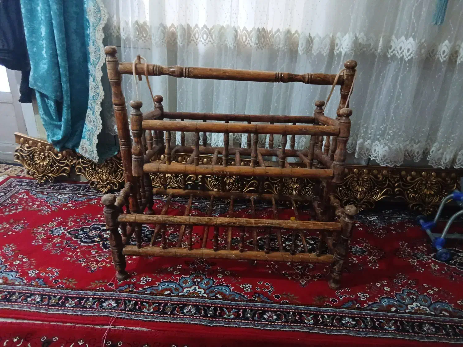 گهواره چوبی|تخت و سرویس خواب|الشتر, |دیوار