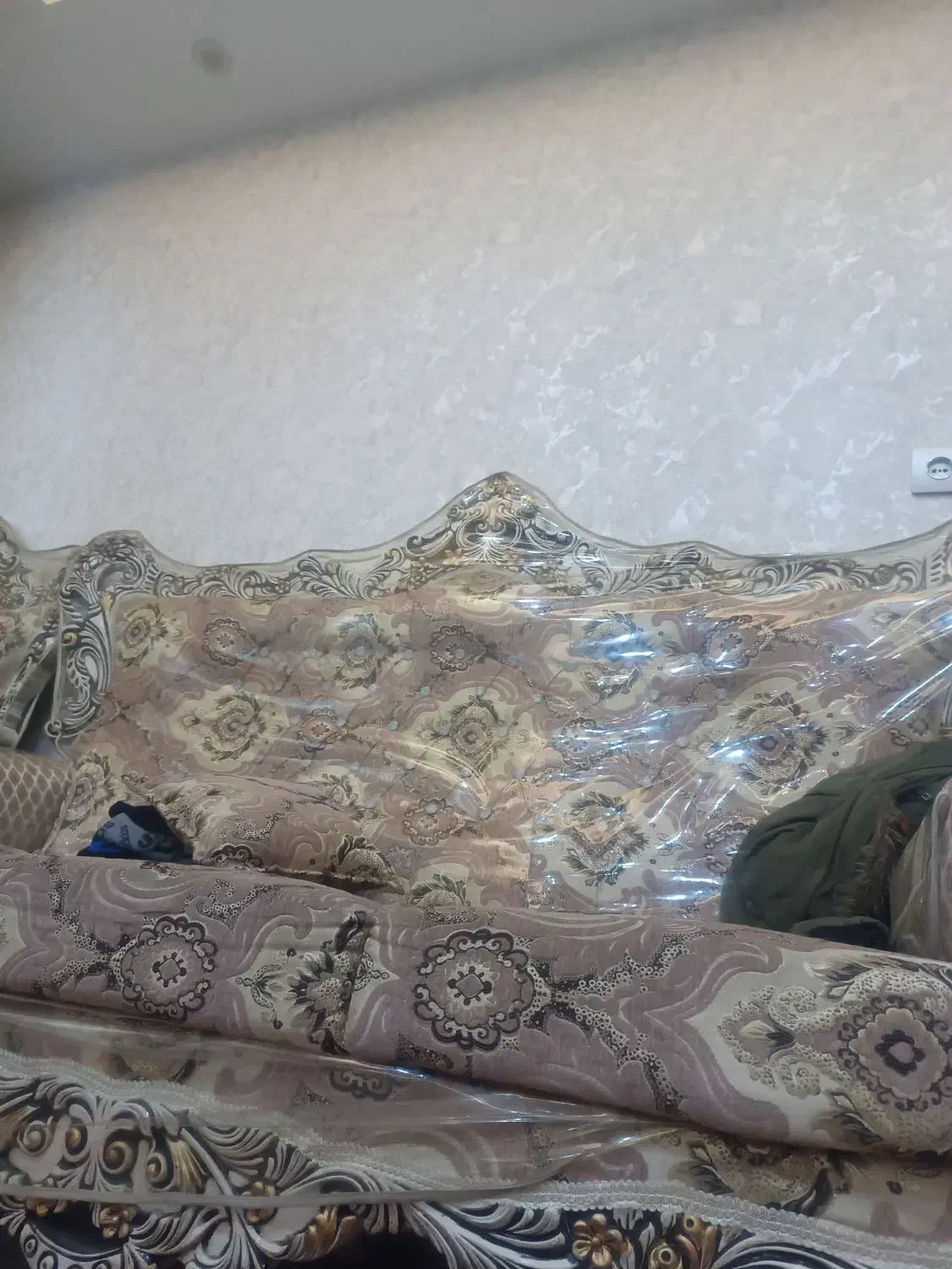 مبل سلطنتی ۹نفره|مبلمان خانگی و میز عسلی|شهریار, شهرک امیریه|دیوار