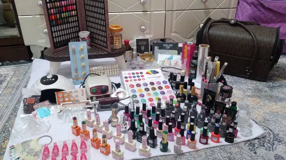 وسایل کاشت ناخن فروش فوری|آرایشی، بهداشتی، درمانی|گوراب زرمیخ, |دیوار