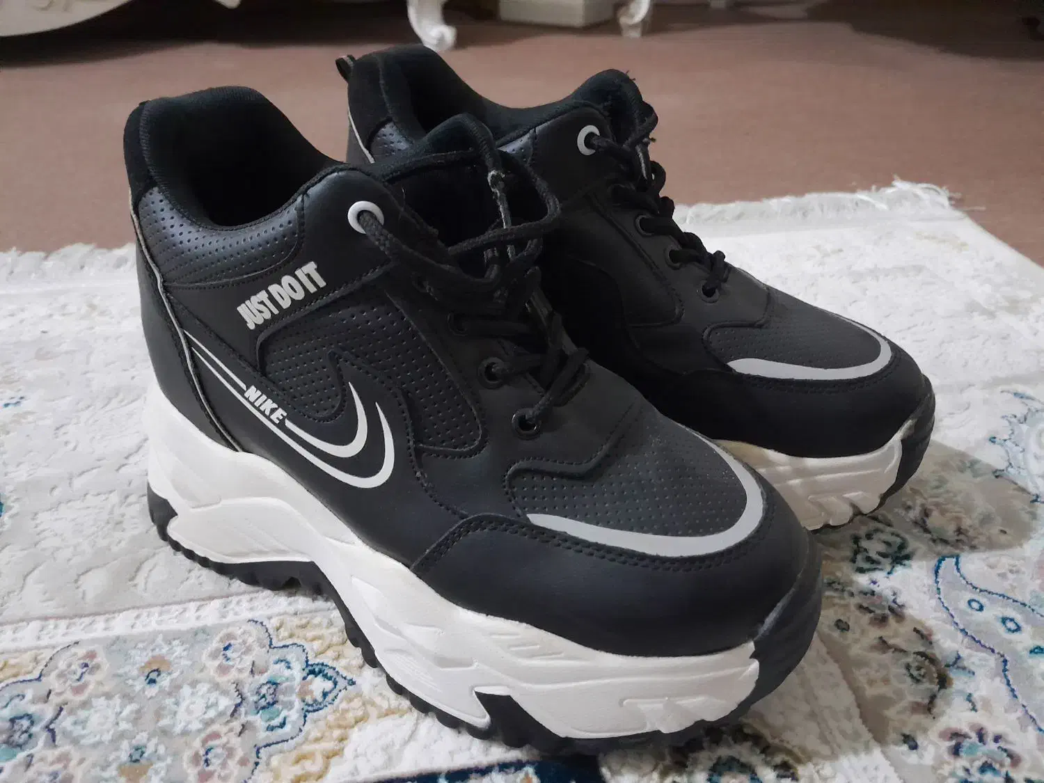 کفش نایک|کیف، کفش، کمربند|مریوان, |دیوار