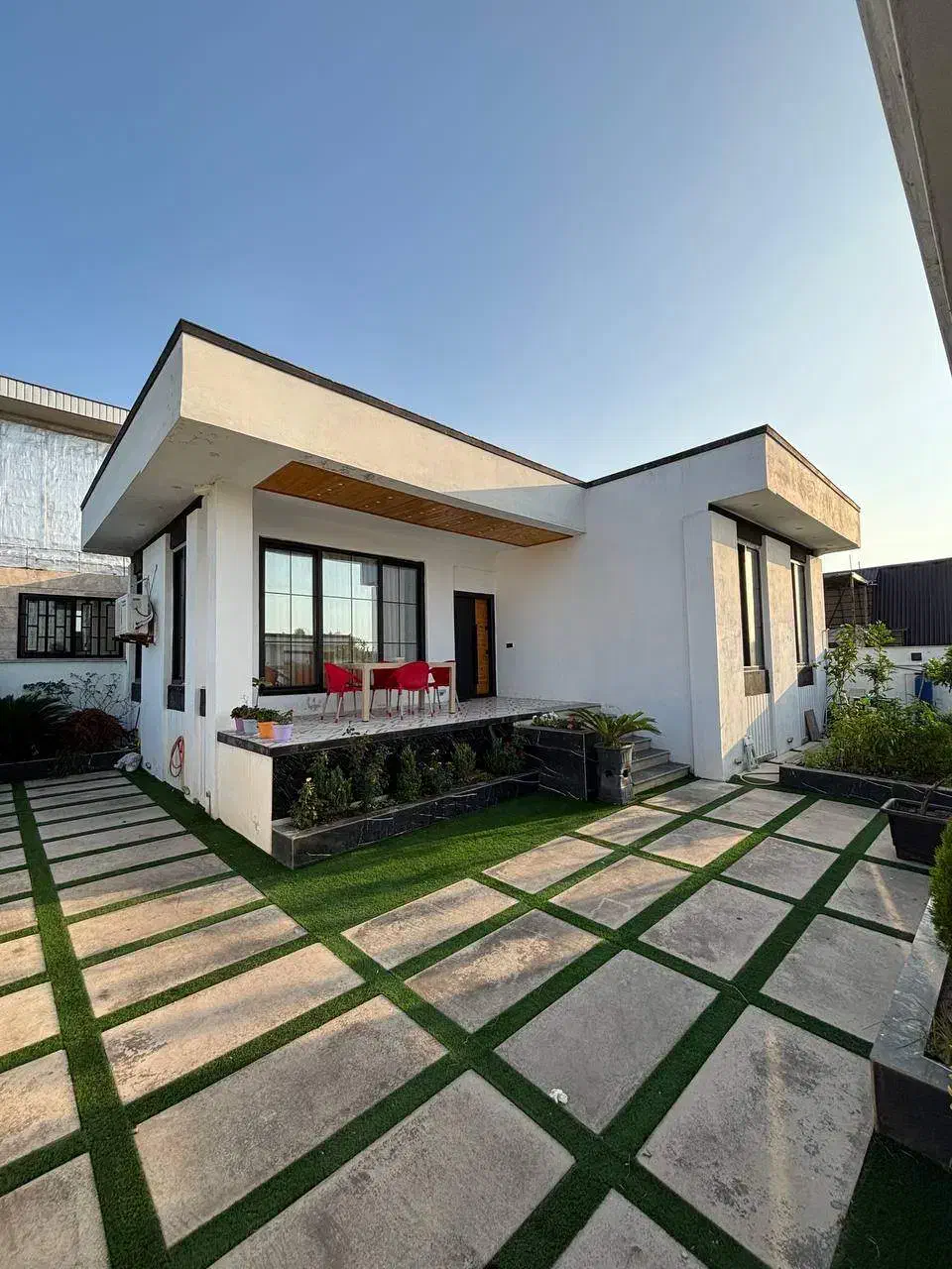 ویلا فلـت مدرن نوسـاز با شیـکترین مـتریــال|فروش خانه و ویلا|لنگرود, |دیوار