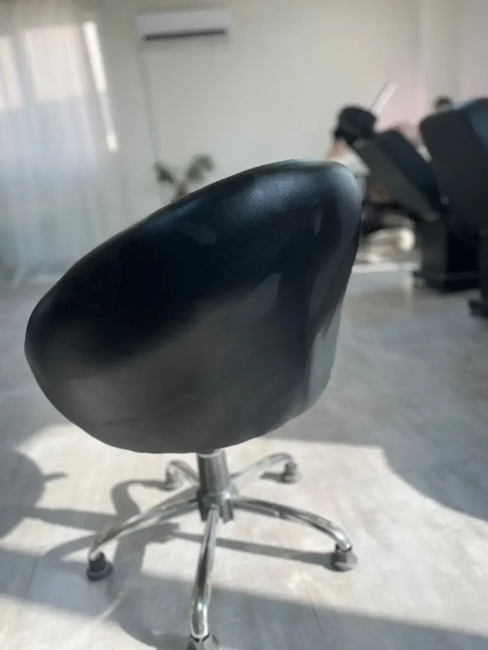 صندلی آرایشگاه چرخشی|آرایشگاه و سالن‌های زیبایی|سلمان‌شهر, |دیوار