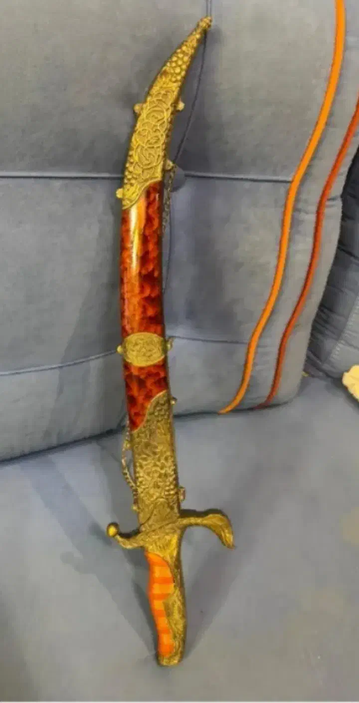 خنجر تیغ بلند خیلی خوب وقشنگ|کلکسیون اشیاء عتیقه|اصفهان, بهارستان|دیوار