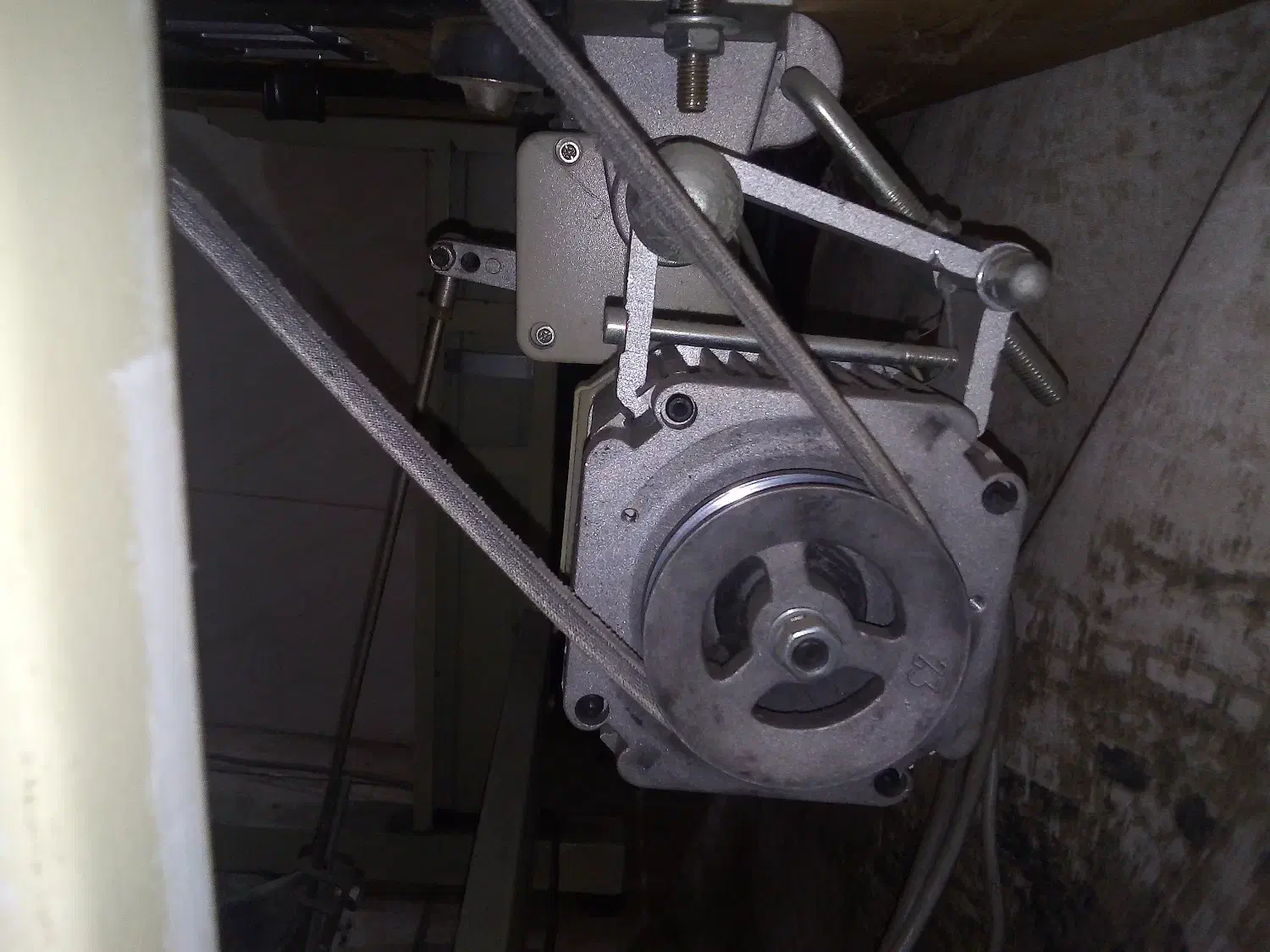 چرخ صنعتی میاندوز|چرخ خیاطی و ریسندگی|رشت, حمیدیان|دیوار