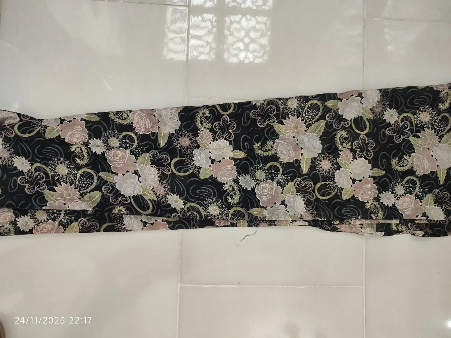 چادر نخی نو|لباس|پردیس, فاز ۹|دیوار