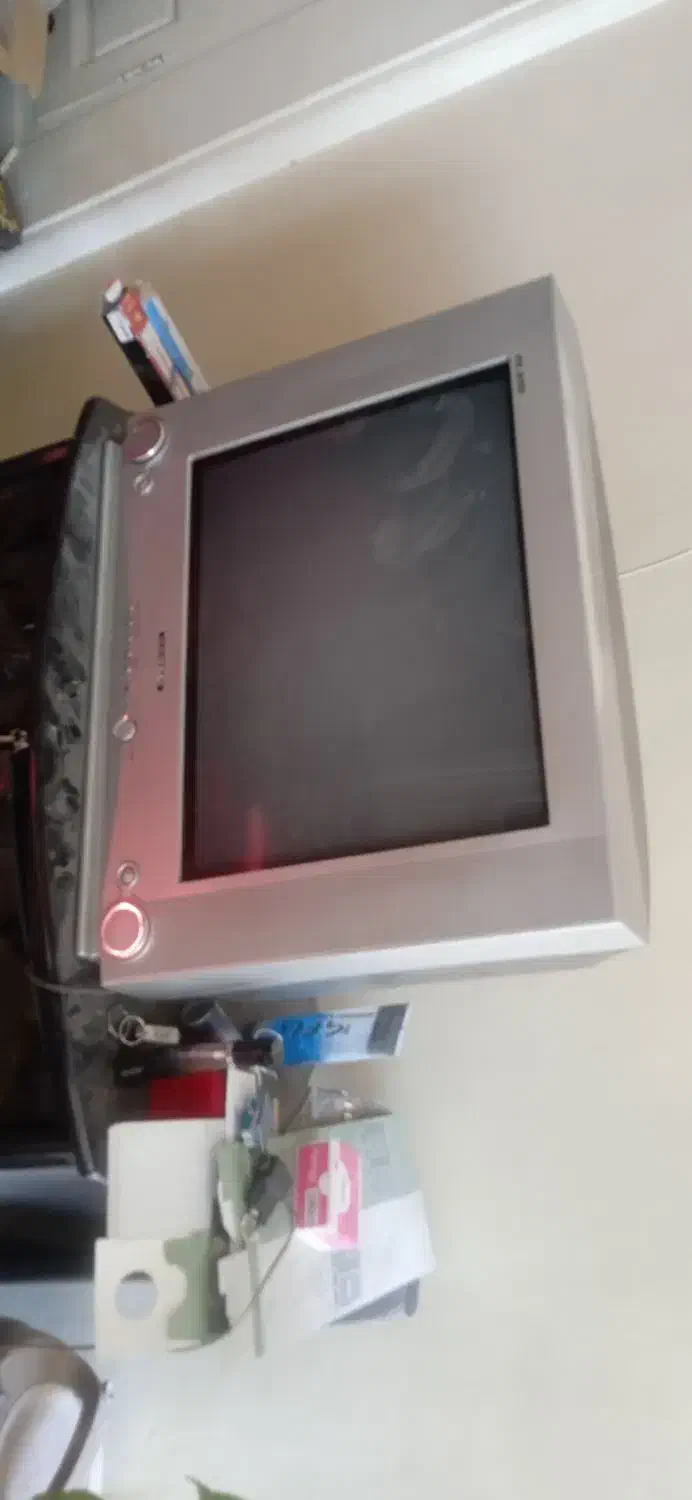 تلویزیون|تلویزیون و پروژکتور|اصفهان, لنبان|دیوار