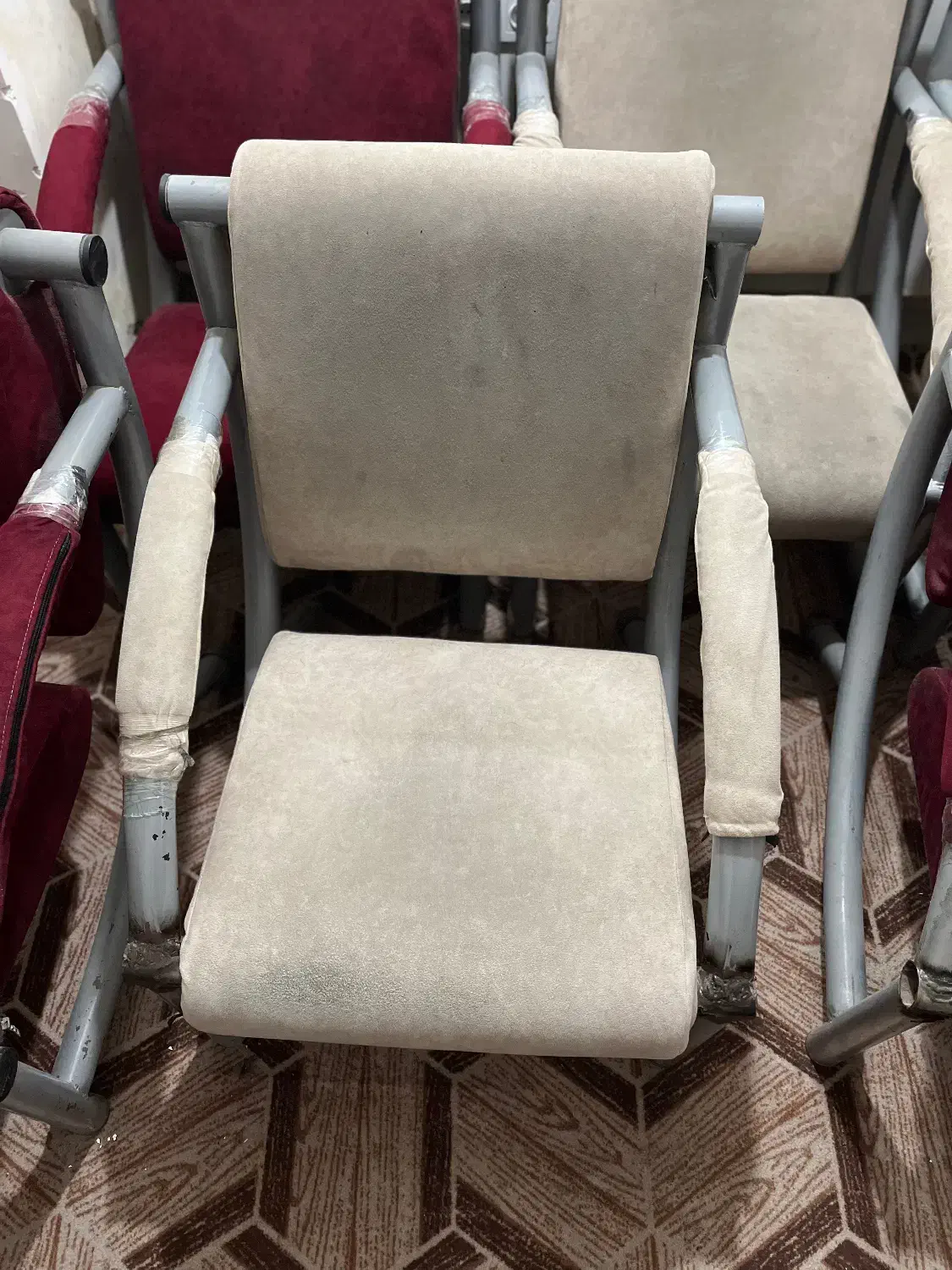 مبل تک نفره|مبلمان خانگی و میز عسلی|بندر گز, |دیوار