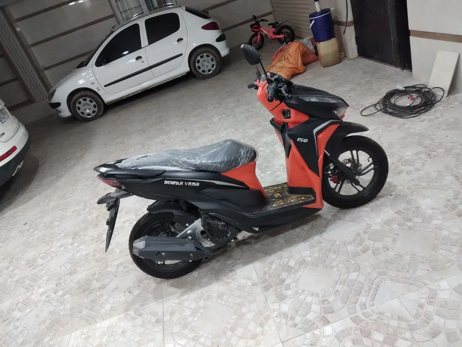 کلیک مدل ۱۴۰۱ صفر استفاده نشده|موتورسیکلت|سیاهکل, |دیوار