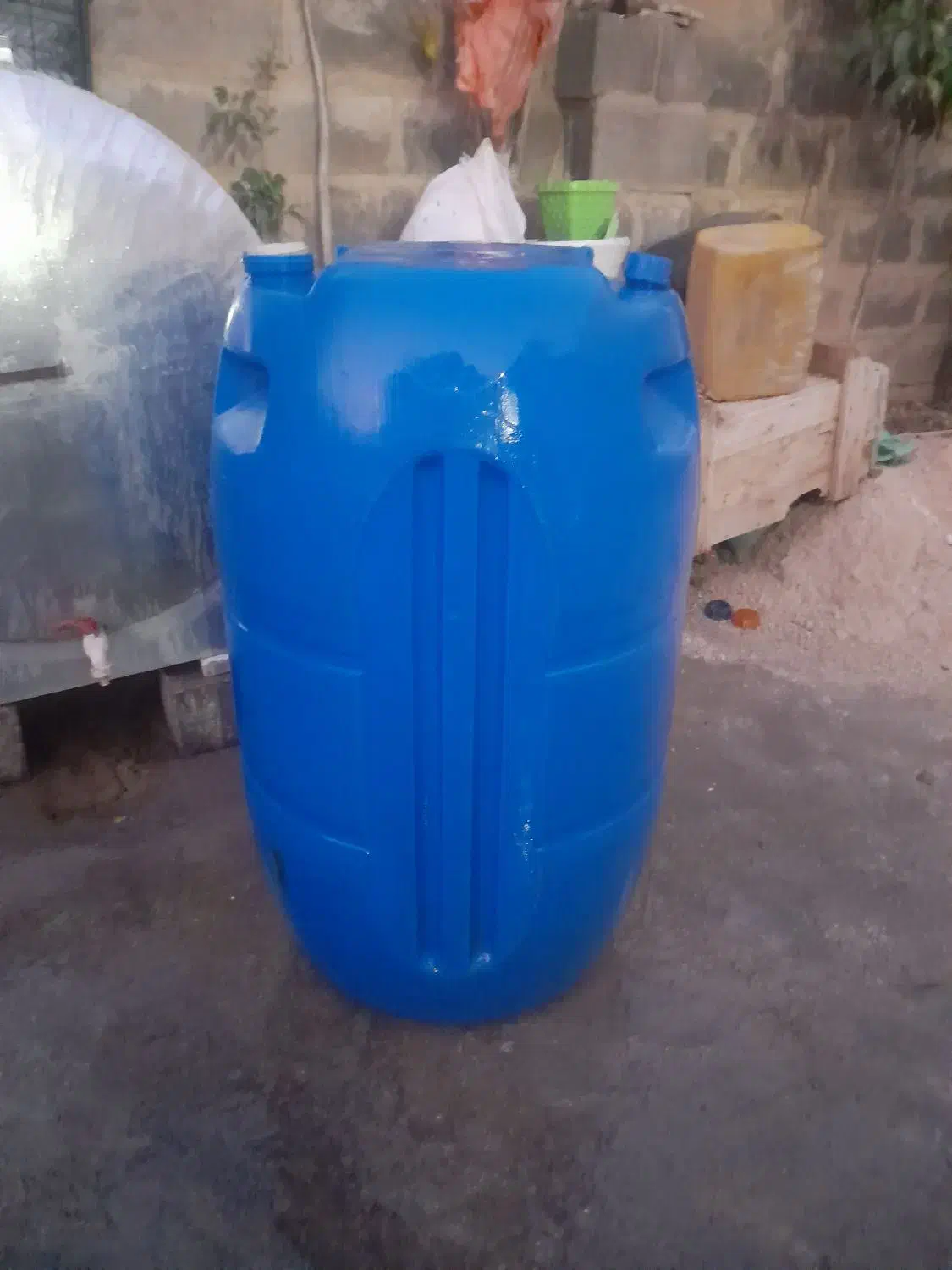 دبه|ظروف نگهدارنده، پلاستیکی، یک‌بارمصرف|سرپل ذهاب, |دیوار