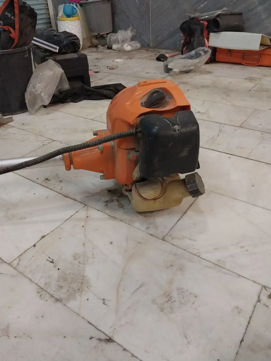 حاشیه زن|خدمات باغبانی و درختکاری|ملارد, |دیوار