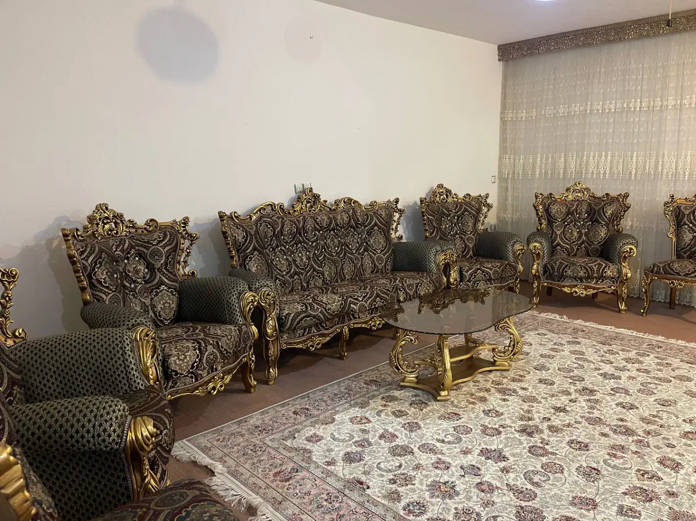 مبل سلطنتی|مبلمان خانگی و میز عسلی|شهرکرد, |دیوار
