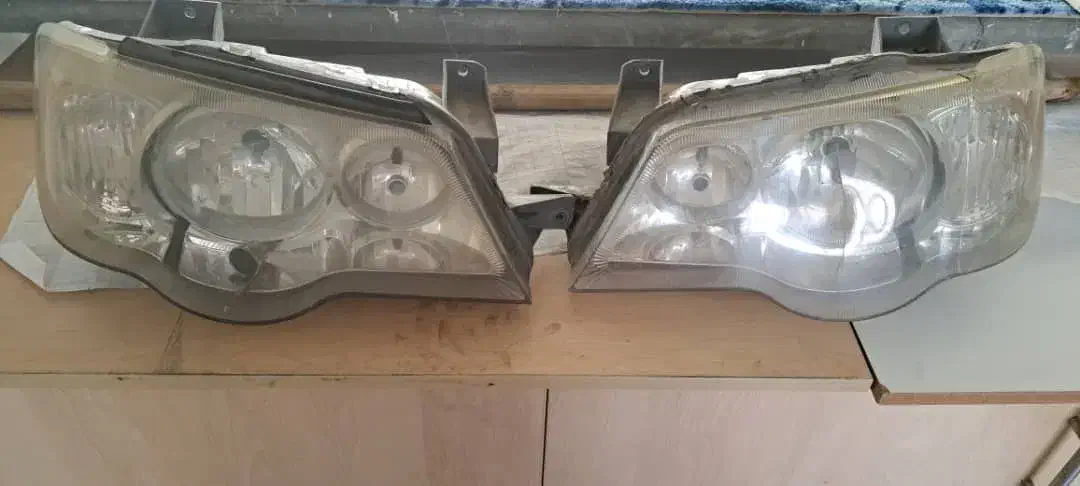 دو جفت چراغ جلو فابریک ۱۳۱ و ۱۱۱|قطعات یدکی و لوازم جانبی|فولادشهر, فولادشهر|دیوار